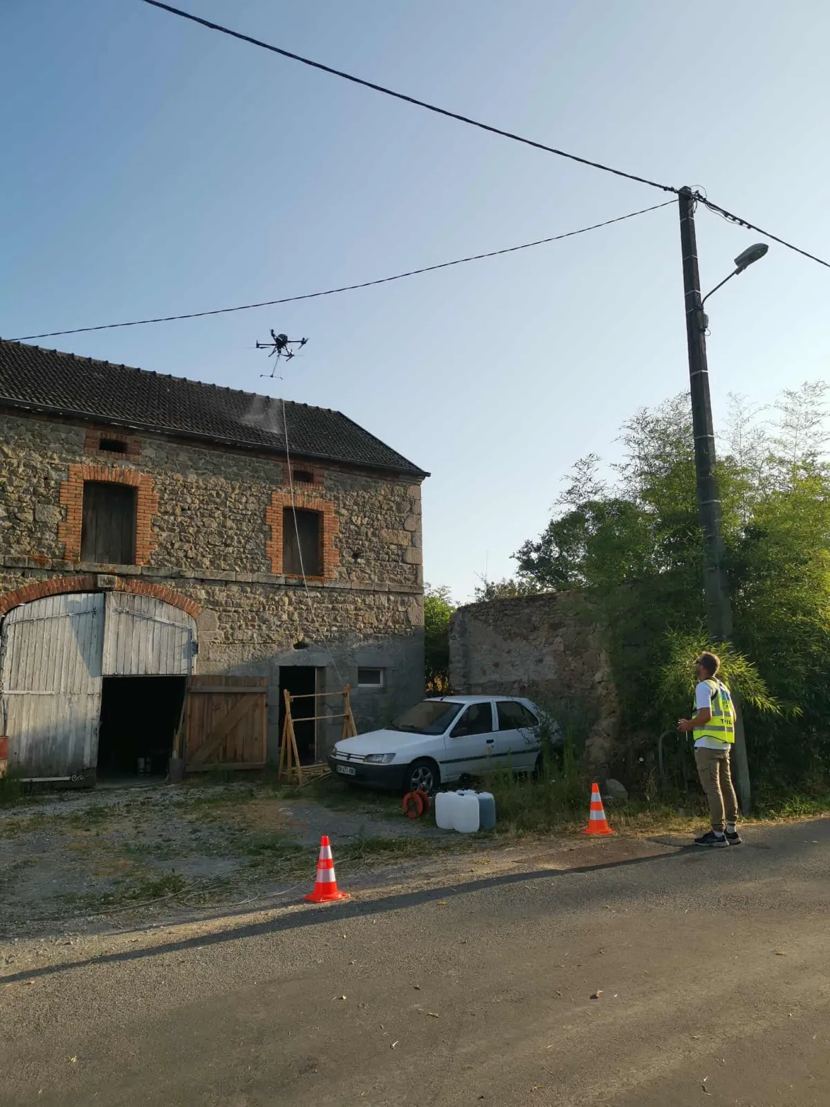 Démoussage de toiture par drone en Creuse